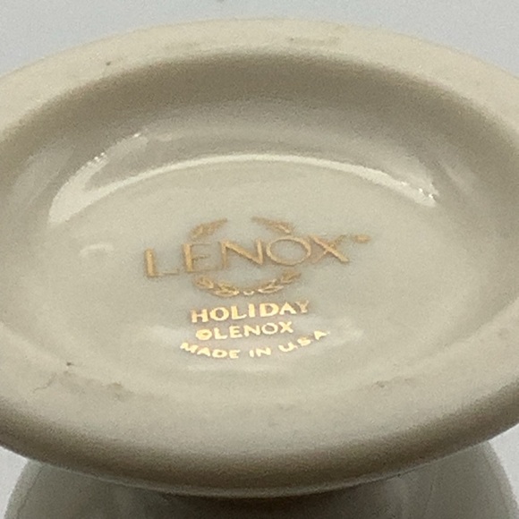 Two Lenox Holly Berry Christmas Vases - Picture 8 of 16